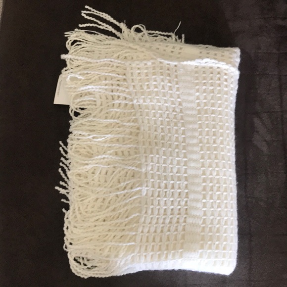 creamy ivory boho cozy poncho/wrap nwt🍂 - Picture 4 of 8